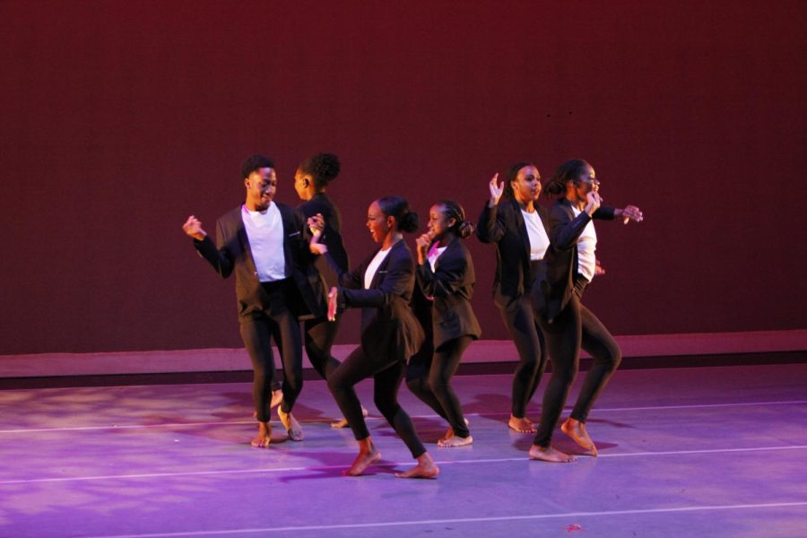 Fall dance concert brought audience to their feet with applause