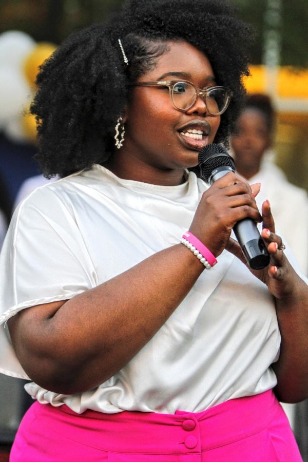 SGA Executive Vice President candidate Jade Davis makes her case for why she should be the next vice president during the ‘Meet the Candidates’ event.