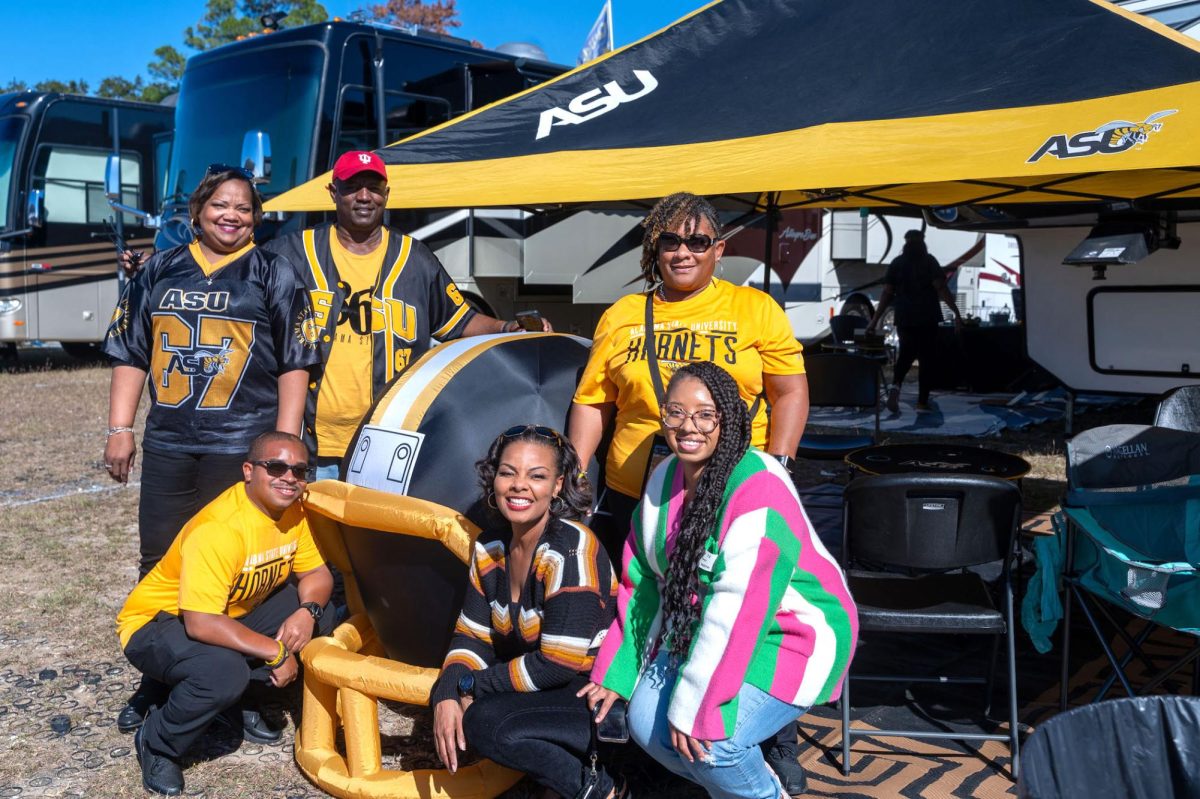 Alumni, friends and fans enjoy Port City Classic tailgating