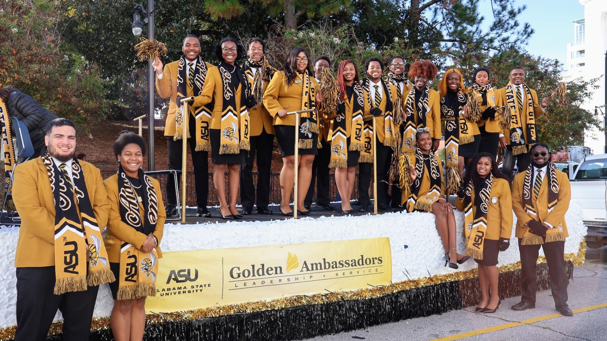 Turkey Day Classic Parade, full of pageantry The Tribune